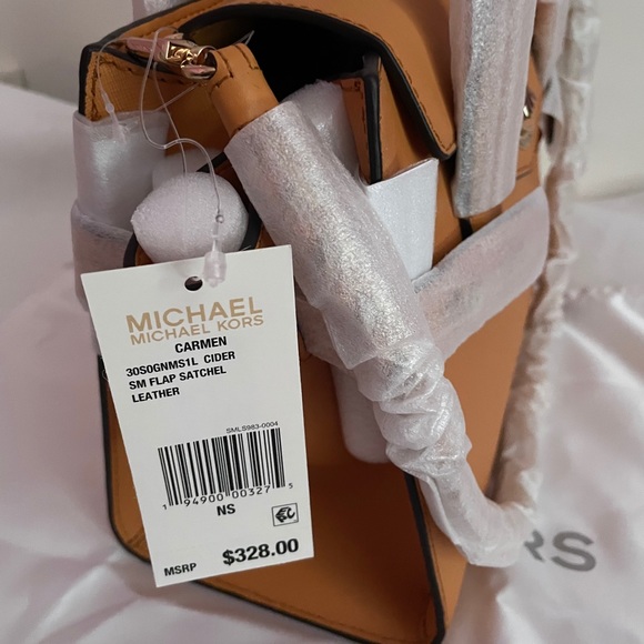 🔥Sold Out 🔥MK Carmen Bag - Picture 8 of 8